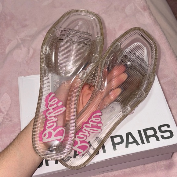 Forever 21 x Barbie sandals - Picture 5 of 5